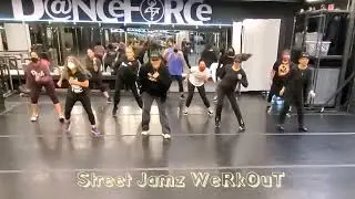 Street Jamz WeRkOuT - SHAKE THAT by Eminem with Nate Dogg