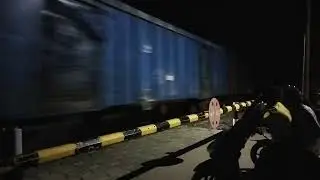The high-speed freight train that runs at night /Maal gaadi train night at railway express/Mr Alj
