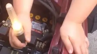 how to use a 12 volt test light