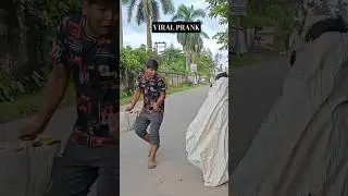 PLASTIC BAG PRANK🤣😂😅||#funny #ytstudioes #comedy #youtubeshorts #shortsfeed #prank #memes #viral