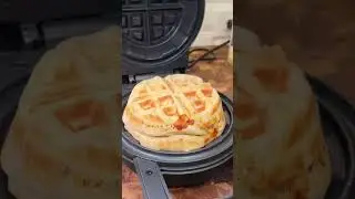 Stuffed pizza waffle 🍕🧇 #shorts