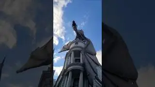 Ukrainian Ironbelly at Gringotts Wizarding Bank #HarryPotter #Gringotts #Dragon #Universal #Fire