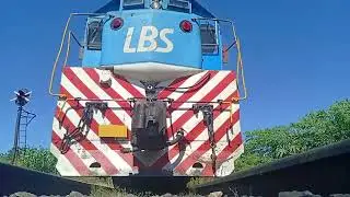 G22 GM 7764 llegando a Ingeniero Castello rumbo a Sáenz desde abajo.