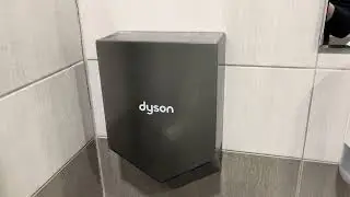 Dyson Airblade V HU02 at The Angel - Halesworth - ♿️🚼