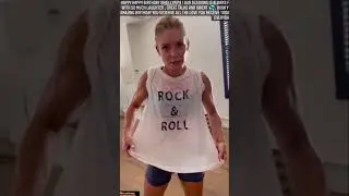 Kelly Ripa sweaty abs and looking ripped