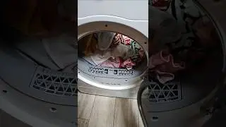 Samsung AI 9KG dryer 6+ Series drying on Warm air cycle
