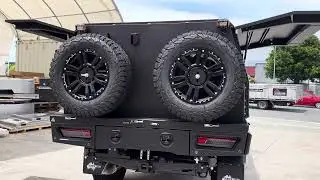 Dunn & Watson 4wd Ute Tray and Canopy on Chopped Landcruiser 200 Series
