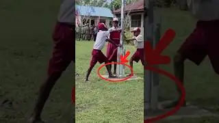 Siswa SD di papua tanpa alas kaki #momenharu #ceritainspiratif