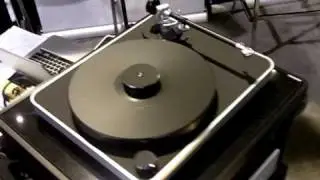 rAVe Gets a Look at the Clearaudio Concept Turntable from Musical Surroundings