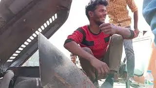 আজব একটা গাড়ি।পানির ভিতরে চলে,😱 How to excavator..#excavator #lover #shortvideo #shorts 