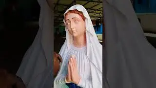 painting Mother Mary statue Eyes