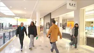 Рождественская прогулка в торговом центре Staten Island Mall &mdash; украшения и магазины