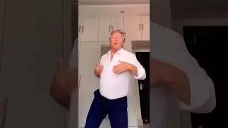Trump dancing 😂😂