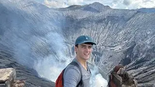 Climbing a Volcano with no tour guide in Indonesia 🇮🇩 
