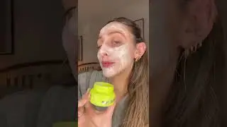 Time to de-stress the skin with a relaxing mud mask 💜
