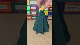 3D Printed a Small Expanding Christmas Tree with a Stand to Hold it Upright