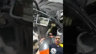 Truco para purgar tu sistema de frenos #motos #mecanicademotos #mecanica