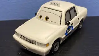 Disney Pixar Cats Revney Grillante Unboxing & Review Mattel 2022