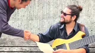Gabriel Kessler painting a Bassplayer in Z&uuml;rich (2018)