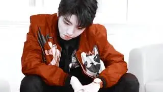[Th&iacute;nh đ&ecirc;m] Vương Tuấn Khải v&ocirc; c&ugrave;ng ra d&aacute;ng tổng t&agrave;i trong buổi họp b&aacute;o nh&atilde;n hiệu đồng hồ Swatch