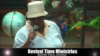 Sis. Scully leads Praise & Worship