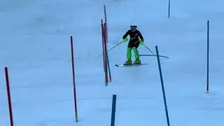 Jullovsträning i Sundsvall dag 4 med Sundsvalls Slalomklubbs U-12 till Fis-åkare 2025-12-28 film 1