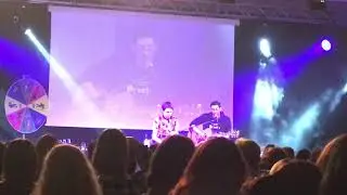 Tom Ellis singing U2 With or without you Jibland3