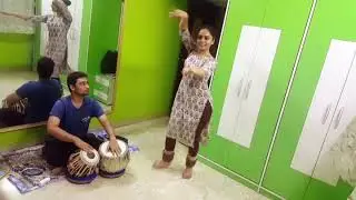 Nikita banawalikar kathak:Practice session ..tabla :tanay rege