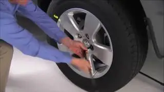 2015 RAM Truck 1500 | Jacking And Tire Changing (RAM 1500)