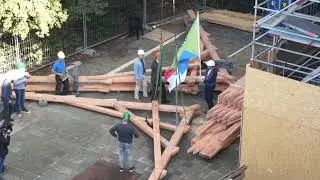 De vlag in top bij de Corneliuskerk Limmen