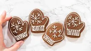 Simple Tips for Decorating Cute Mitten Cookies Effortlessly!