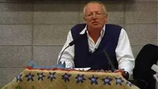 Pacific Media Centre: Robert Fisk on '50/50 journalism'