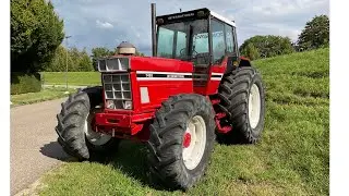 International 1455 (1980) - vierwielaangedreven landbouwtractor