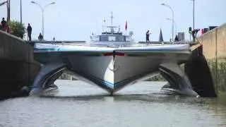 PlanetSolar on the Seine and Paris arrival - DeepWater expedition