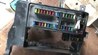 Fusebox (TIPM) replacement of a Toyota 105 series Land Cruiser