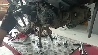 Honda XRM 125 Fi Replace Primary Clutch Housing / Outer Comp. Clutch
