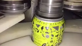 slow motion can seaming