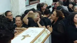 انهيارات وإغماء مشاهد تُوجع القلب من صلاة الجنازة على أكثر من ١٥ مواطن بعد حريق كنيسة المنيرة