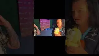Mel, Peter McCormack and Yellow  ask for Autograph. The Bitcoin Reports! #bitcoin #bitcoin2025