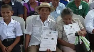 Entregan t&iacute;tulos de propiedad en la cuenca del Canal
