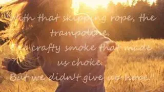 Ellie Goulding-'I wish I stayed' acoustic Lyrics on screen
