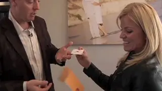 Magician Performs Most Amazing Card Trick on News!!!