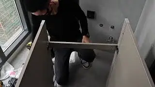 第一眼以為30分鐘能幹完，結果乾了兩個小時#專業的事情交給專業人去做 #這個就叫專業 #陽台洗衣櫃 #得偉