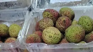 Peeling and Cutting lychee! #trendinglive #YouTube #fruitcutting