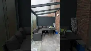 In regenachtige dagen lekker droog zitten onder uw veranda #tuinkamer #winter #zomer #veranda