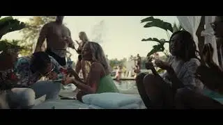 Dumb Money (2023) - Miami scene