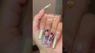 burberry plaid nails 🤩🖤