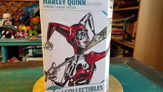 Harley Quinn Day of the Dead Gamestop Exclusive Nooligan DC Artist Alley Statue Review