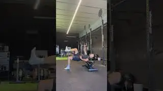 Contralateral Single Arm DB Bench Press (Glute Activation)