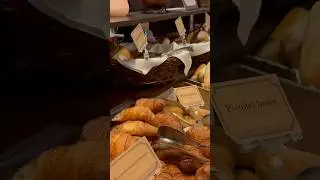 Impression of the breakfast buffet at Efteling Bosrijk #themepark #efteling #bosrijk
